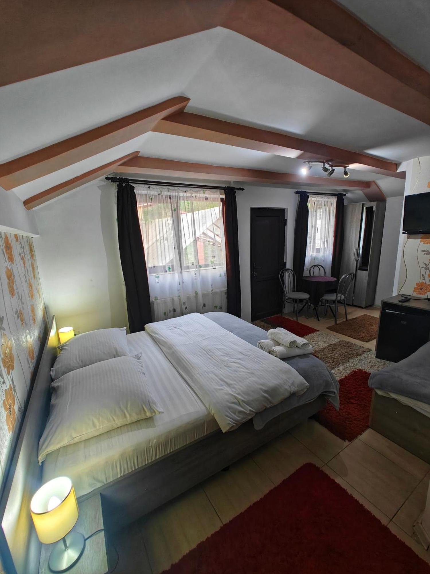 Апартаменти Casa Miclau Беїле-Херкулане Екстер'єр фото