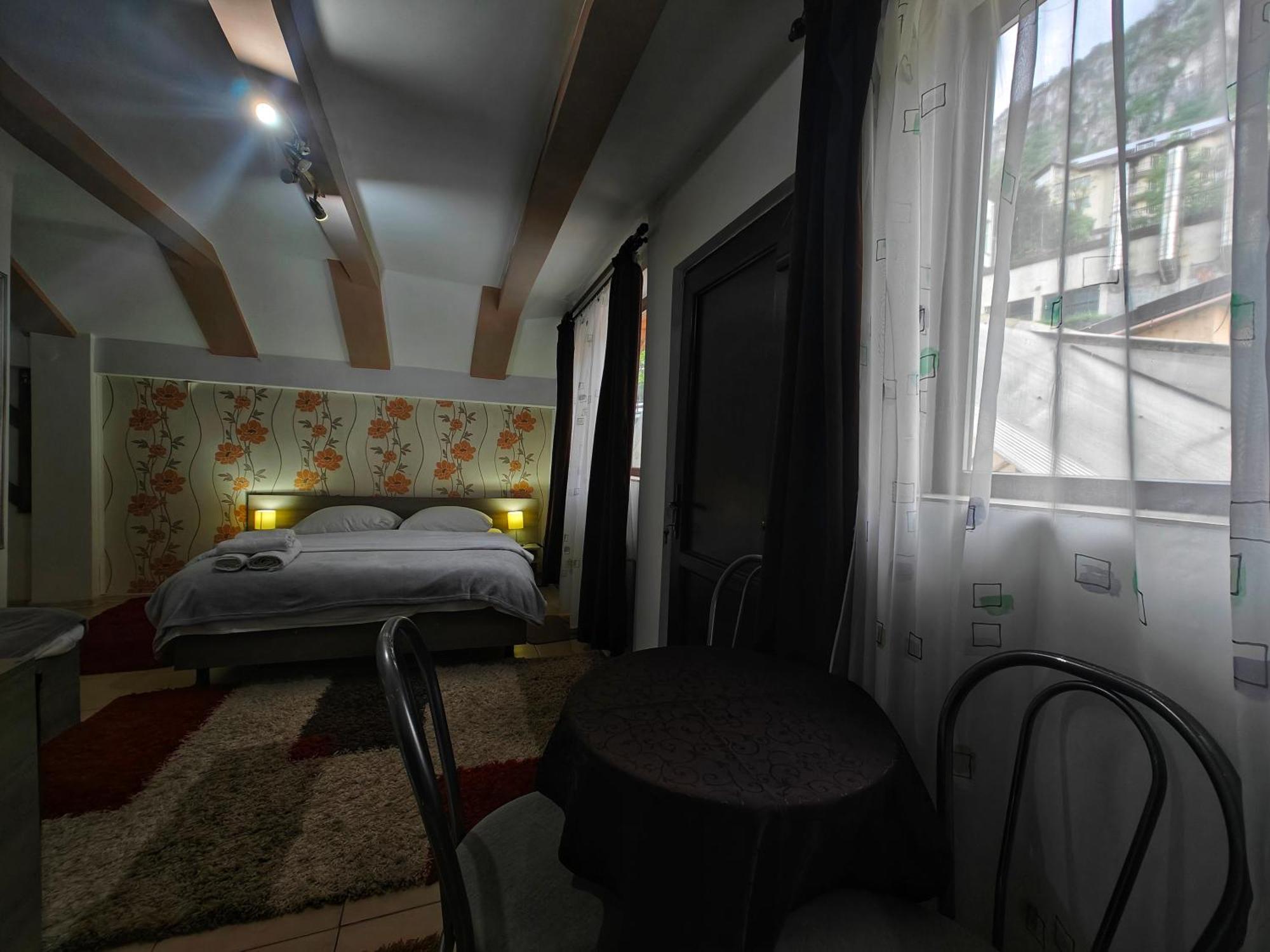 Апартаменти Casa Miclau Беїле-Херкулане Екстер'єр фото